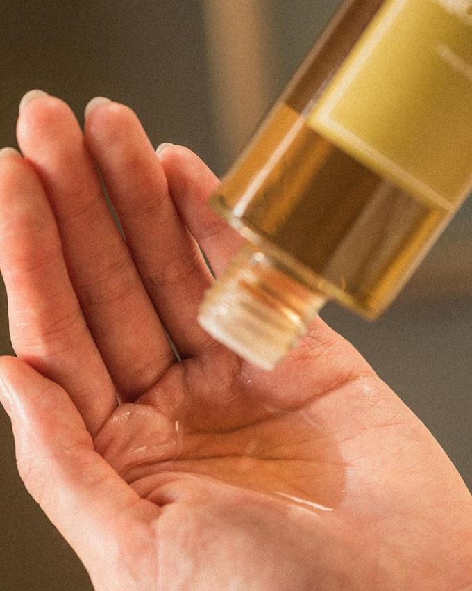 Serum z ekstraktu z męskiej muszki do łagodzenia wrażliwej skóry, zmniejszania zaczerwienienia i nawilżania 3